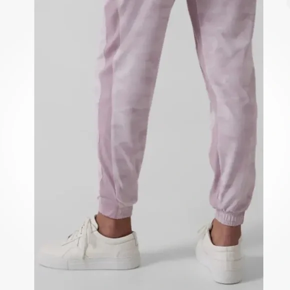 NWT ATHLETA Brooklyn Camo Lined Jogger